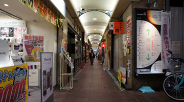 「御堂筋清水町」を西へ進んだ一つ目の交差点