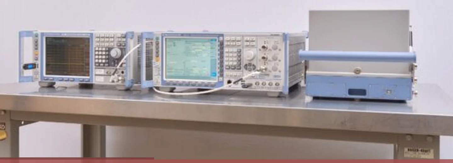 スマートドクタープロ心斎橋本店のローデ・シュワルツ製CMW500測定設備
