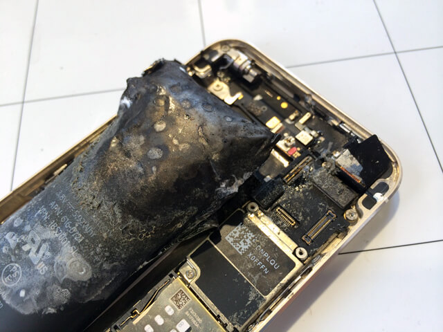 発火 爆発 危険 Iphoneのバッテリーが膨張した時 急ぎ修理が必要 スマートドクタープロ