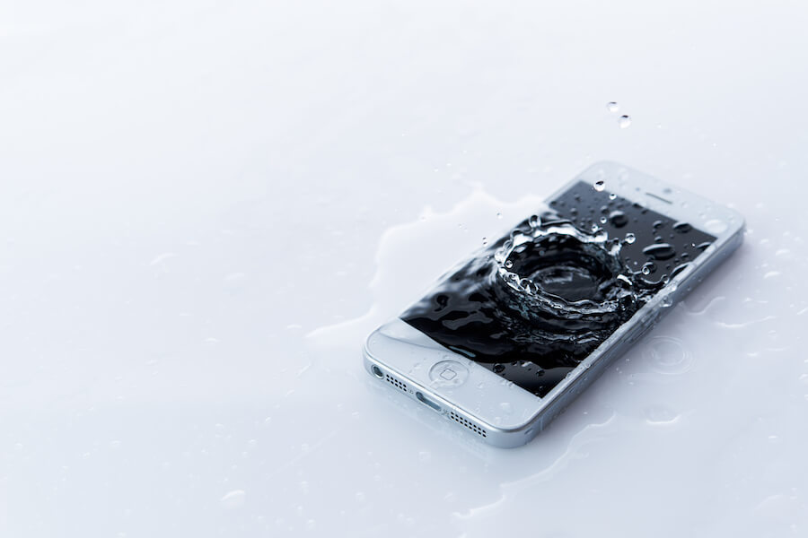 iPhoneの水没に関わる修理時間