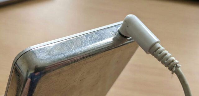 iPod classicのイヤフォンジャック