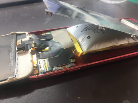 iPod touchのバッテリー膨張