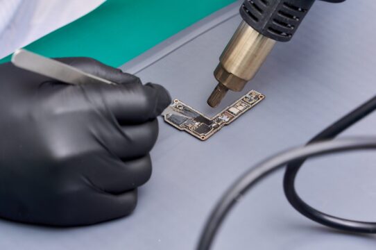 スマートドクタープロの微細なハンダ付け技術