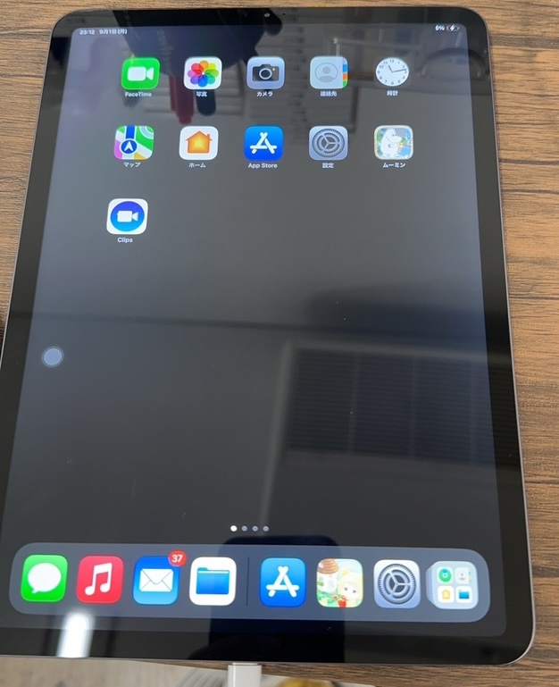 基板修理後、正常に起動したiPad Pro。旅行の写真を含むデータも保持