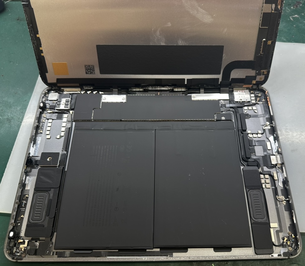 iPad Air 5 水没後にバッテリーがすぐ減る｜洗浄＋電池交換で当日返送